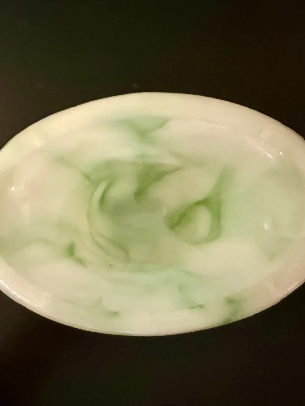 VINTAGE GREEN SLAG GLASS VASE, 1930’S-1940’S.